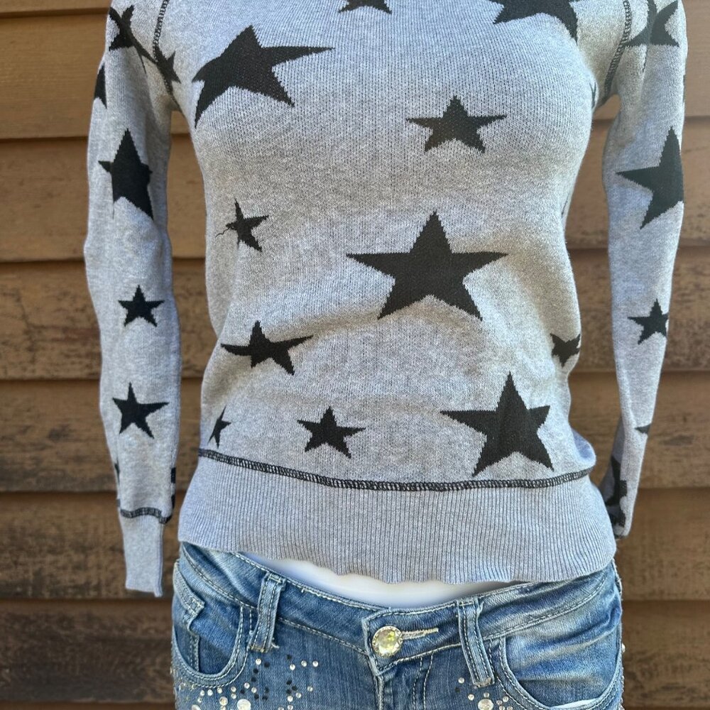 Wet Seal Womens XS Gray & Black Star Print Long Sleeve Knit Sweater - Picture 5 of 8